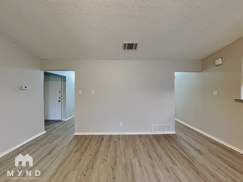 Building Photo - 717 Timberoaks Dr