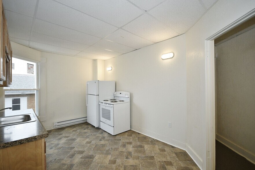 Building Photo - 420 Grant Ave