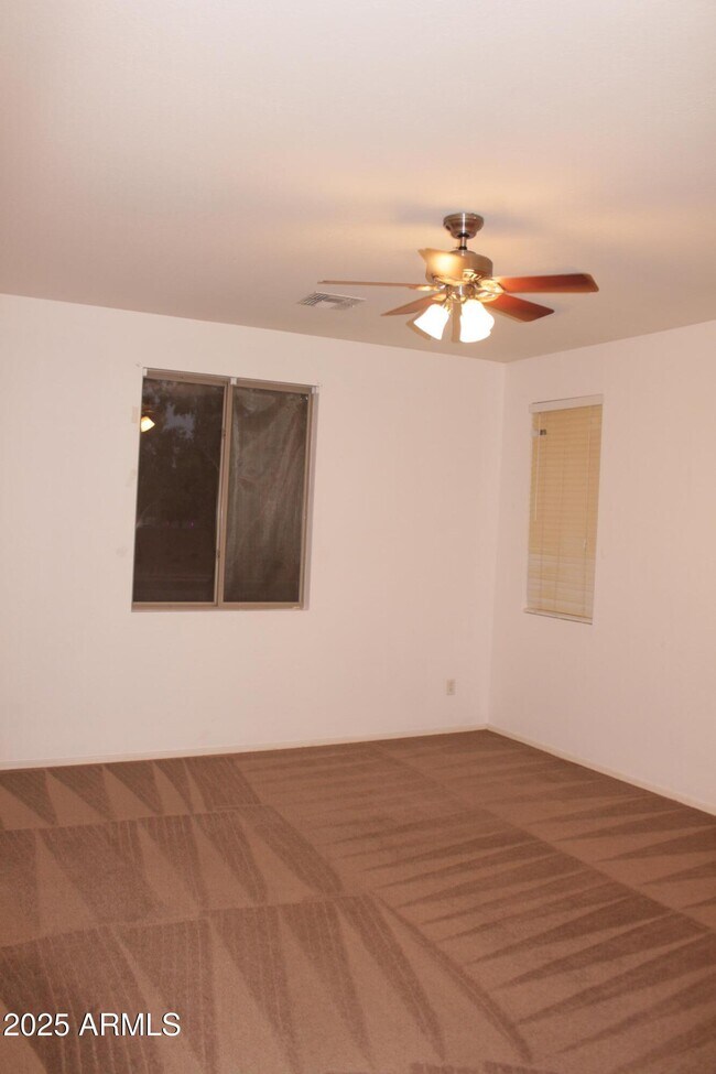 Building Photo - 4145 E Santa Fe Ln