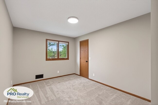 Building Photo - Recently Remodeled 4 Bedroom Home