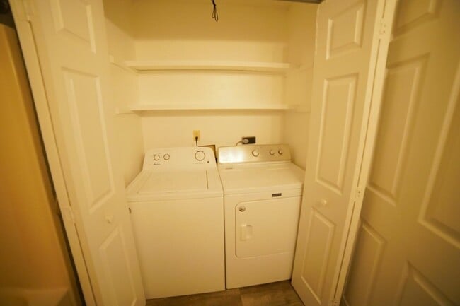 Building Photo - 6315 S Placid Pl