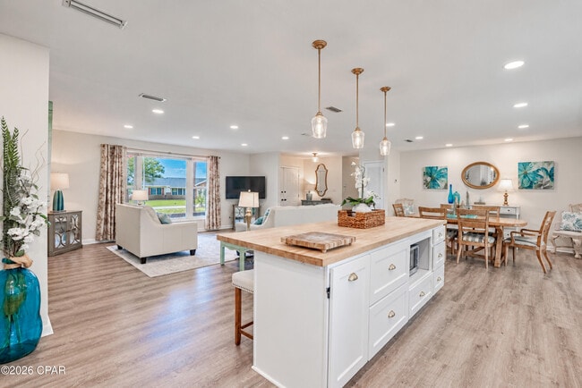 Building Photo - 4608 Sunset Dr