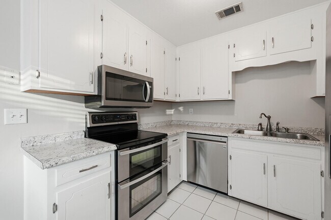 Building Photo - 266 Honeysuckle Way