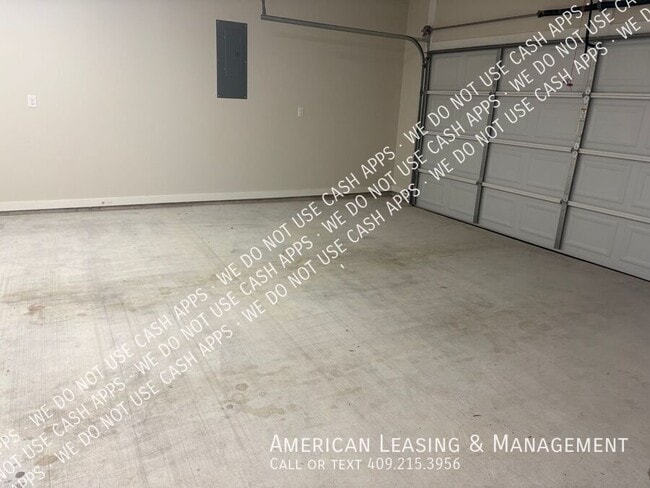 Building Photo - 211 Sybil St