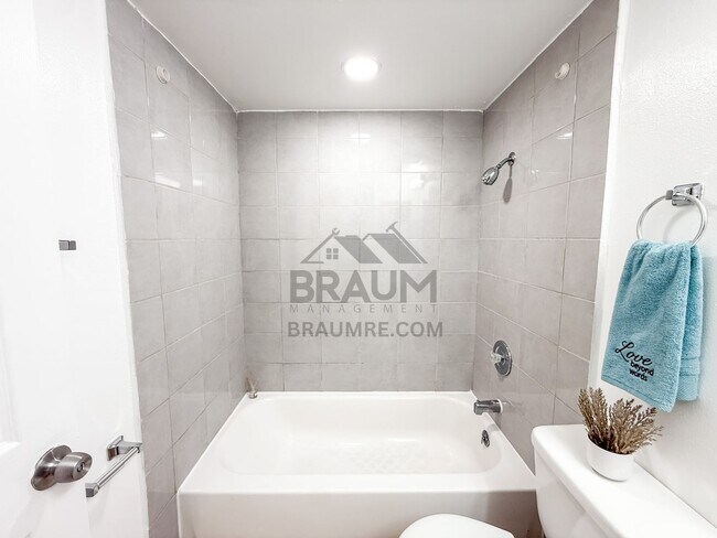 Building Photo - 11839 Burbank Blvd