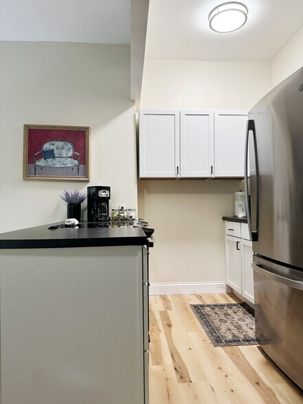 Building Photo - 808 W Iowa St
