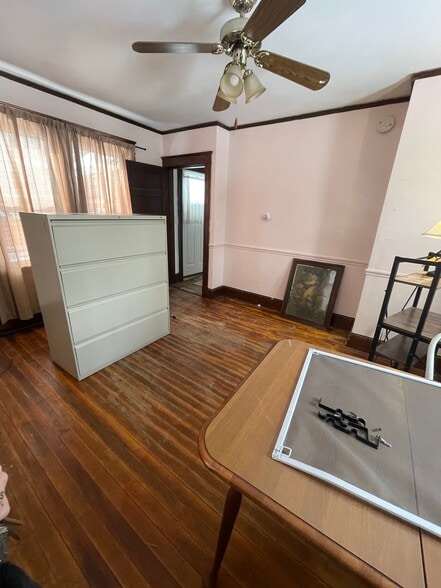 Living room - 53 Coolidge Rd