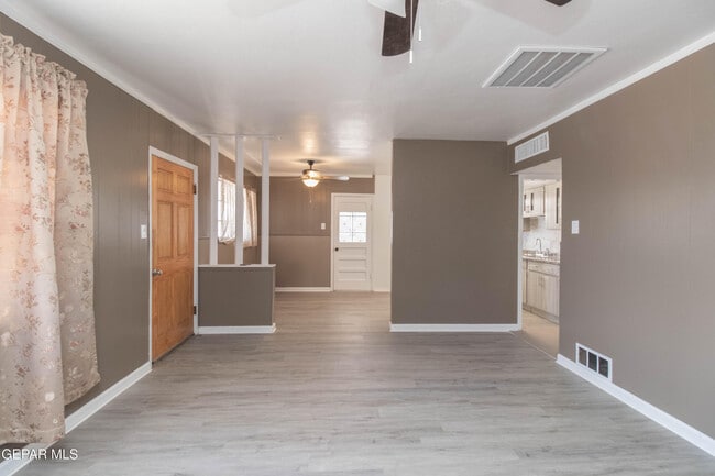 Building Photo - 321 Walsh Ln