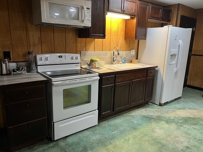 Building Photo - 3230 Gunnels Ln