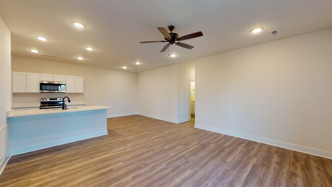 Building Photo - 15656 E 21st Ct N