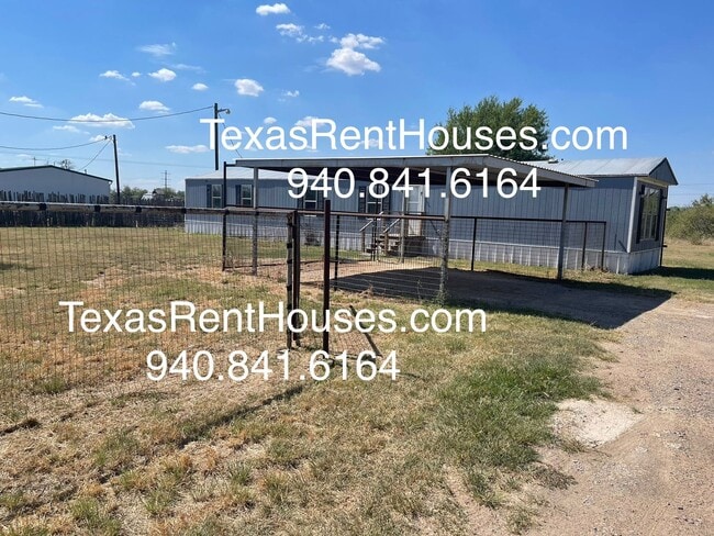 Primary Photo - Charming 3-Bedroom Home on 5 Acres – Peace...