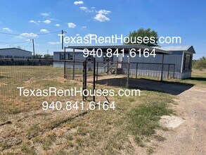 Building Photo - Charming 3-Bedroom Home on 5 Acres – Peace...