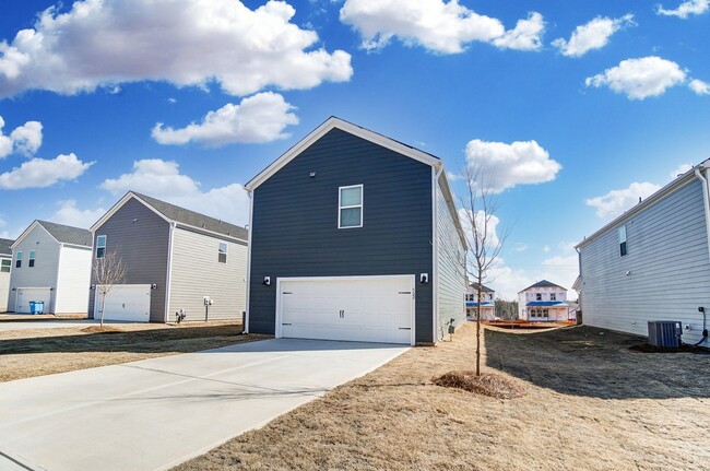 Building Photo - 4 Bedroom Home in Belmont