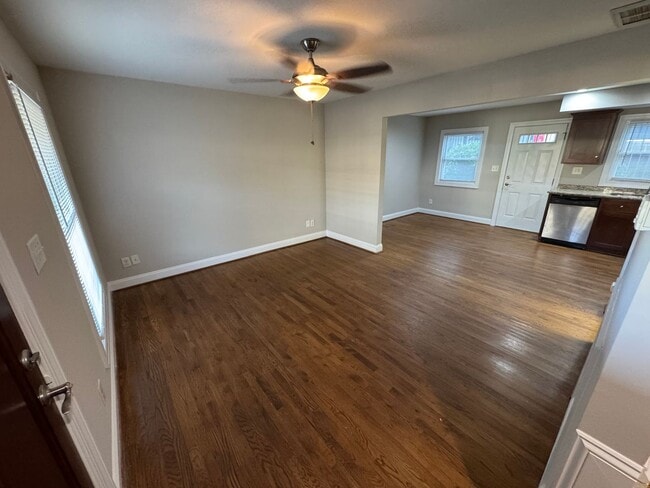 Building Photo - 422 State St