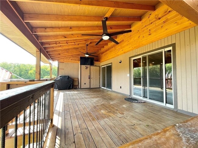 Building Photo - 12 Walter Dr