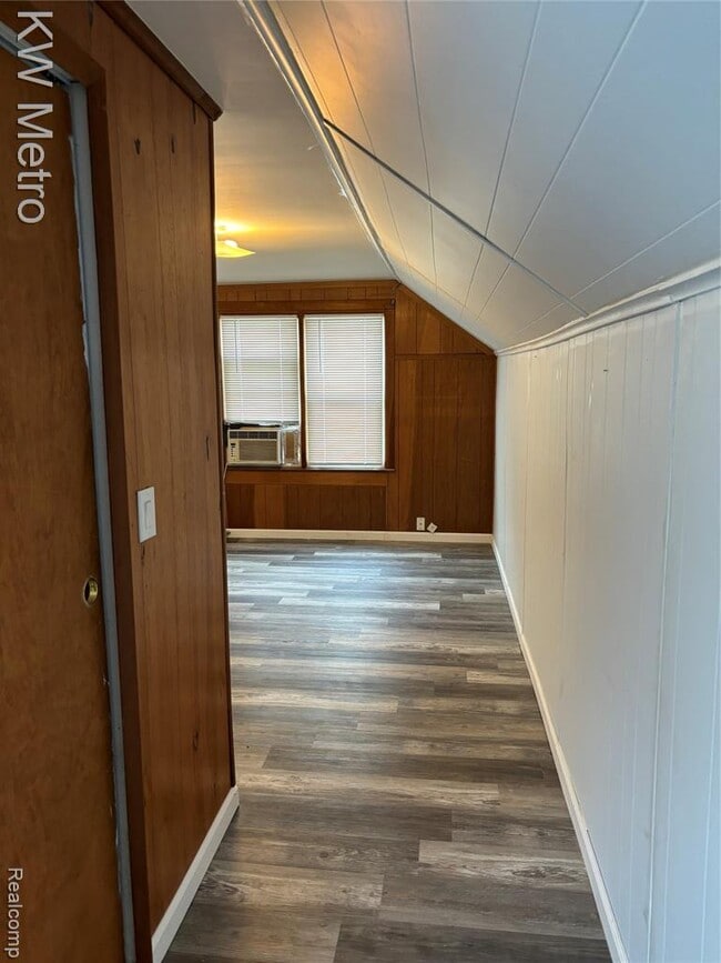 Building Photo - 1414 Owana Ave