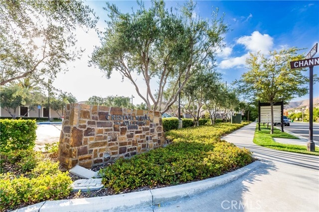 Building Photo - 126 Donati