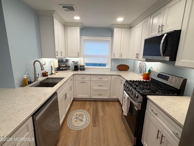 Building Photo - 408 13th Ave