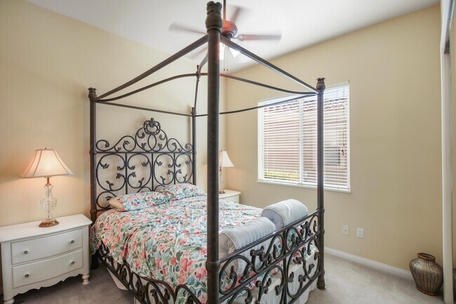 Building Photo - 40433 Corte San Carlos