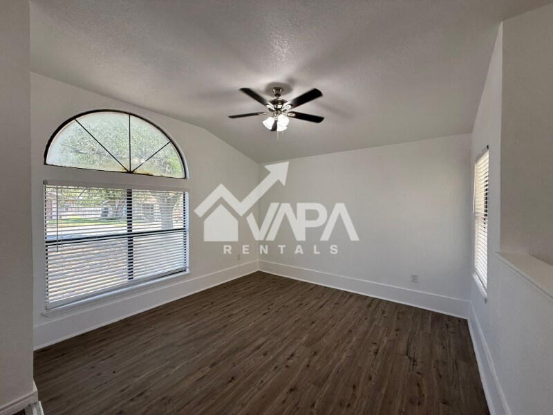 Building Photo - 8618 Ridge Mile Dr