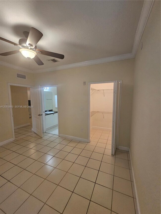 Building Photo - 1543 SE 25th St