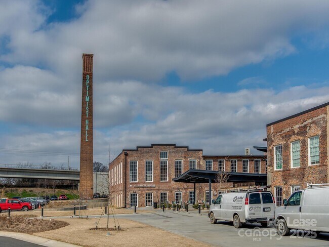 Building Photo - 1310 N Davidson St