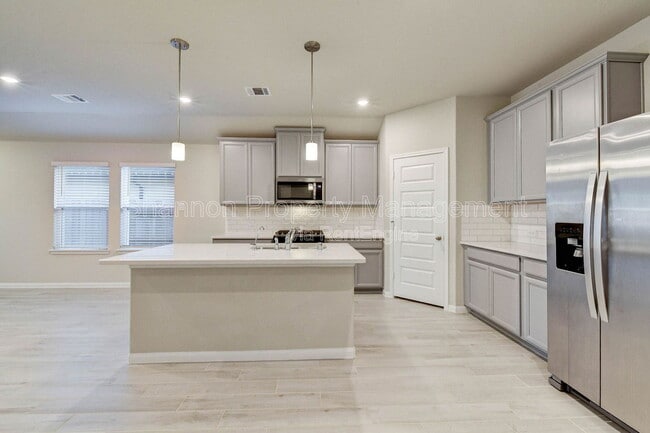 Building Photo - 12902 Royal Ann Wy