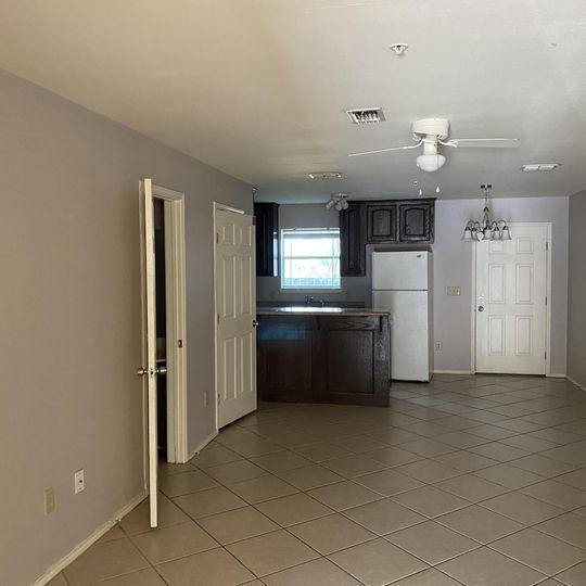 Building Photo - 403 N 48th St