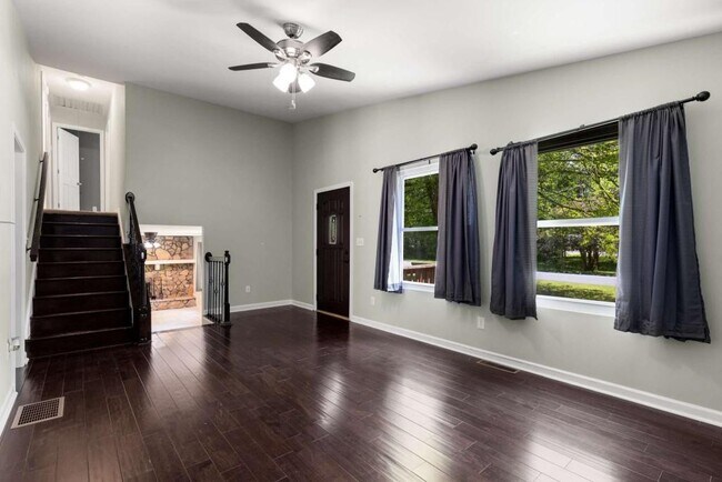 Building Photo - 1741 Branch View Dr