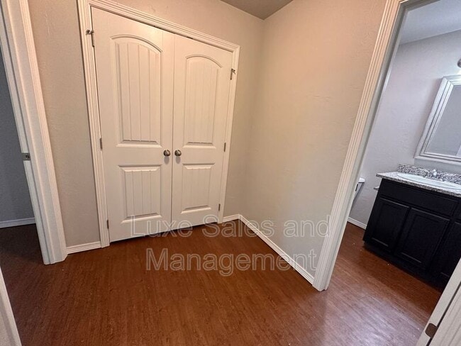 Building Photo - 1840 Casitas Cir