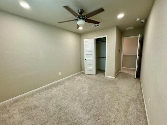 Building Photo - 1804 Ithaca Grv Ln