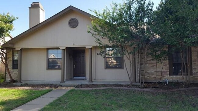 Primary Photo - 2813 Oxford Ln