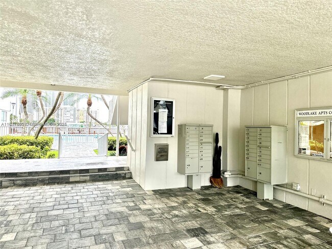 Building Photo - 462 Golden Isles Dr