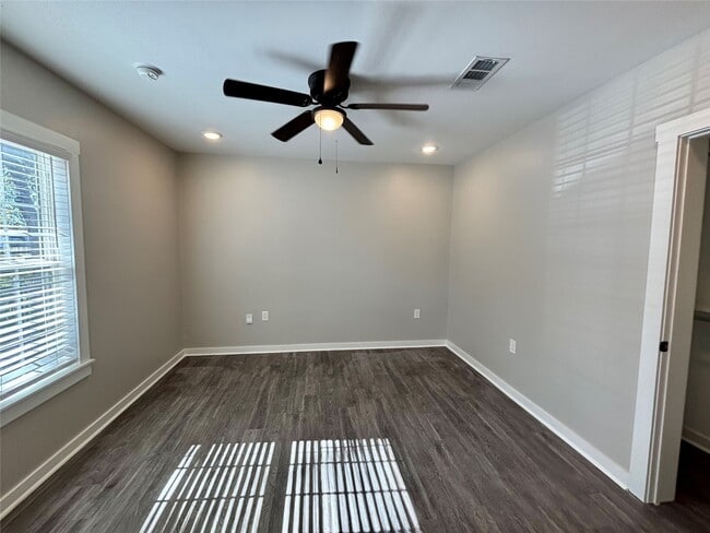 Building Photo - 406 McPhail St