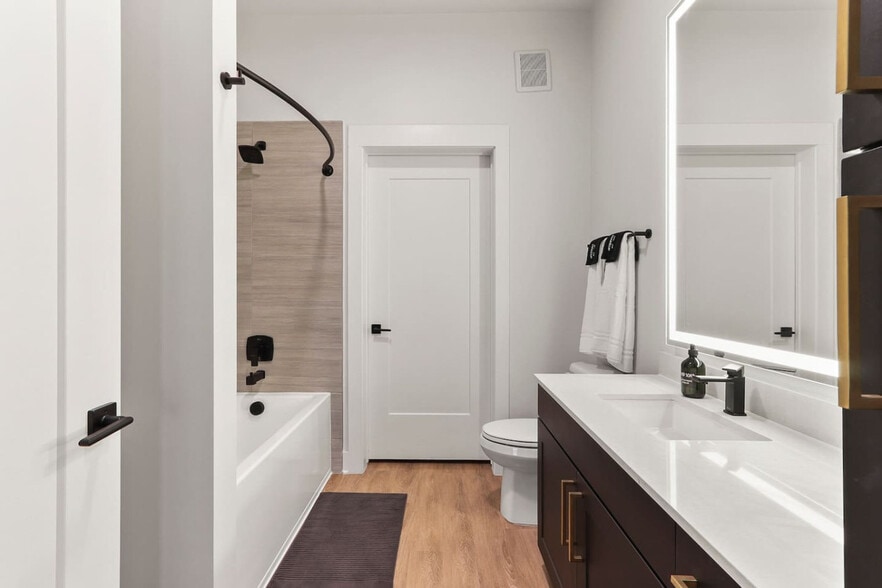 Building Photo - 2317 W Grace St