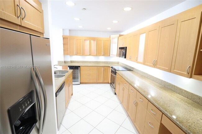 Building Photo - 151 Crandon Blvd