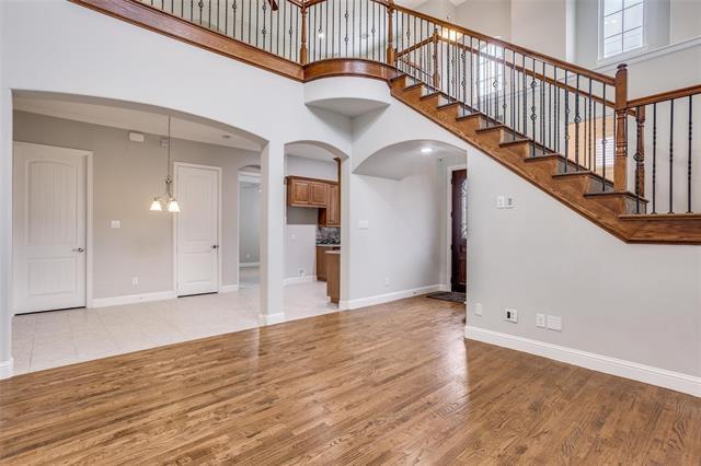 Building Photo - 869 Rohan Dr