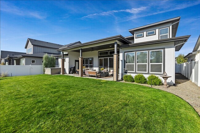 Building Photo - Gorgeous 4-Bedroom Home in Dry Creek Ranch...