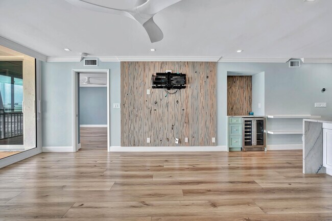 Building Photo - 911 Ocean Dr