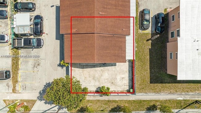 Building Photo - 330 W 74th Pl