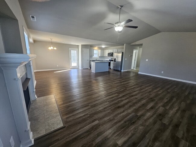 Building Photo - 318 N Landing Dr