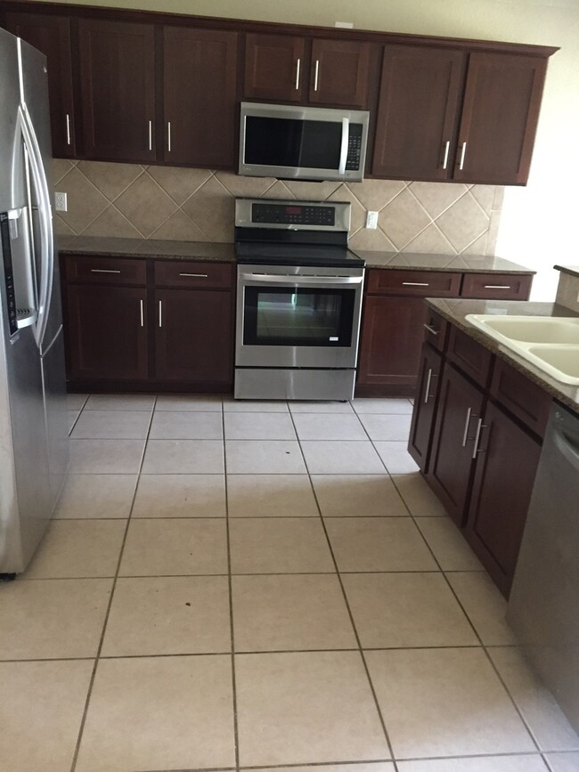 Building Photo - 707 Bighorn Dr