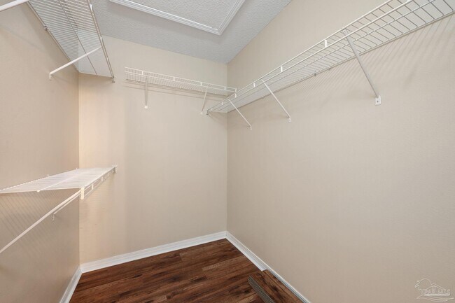 Building Photo - 9771 Cobblebrook Dr