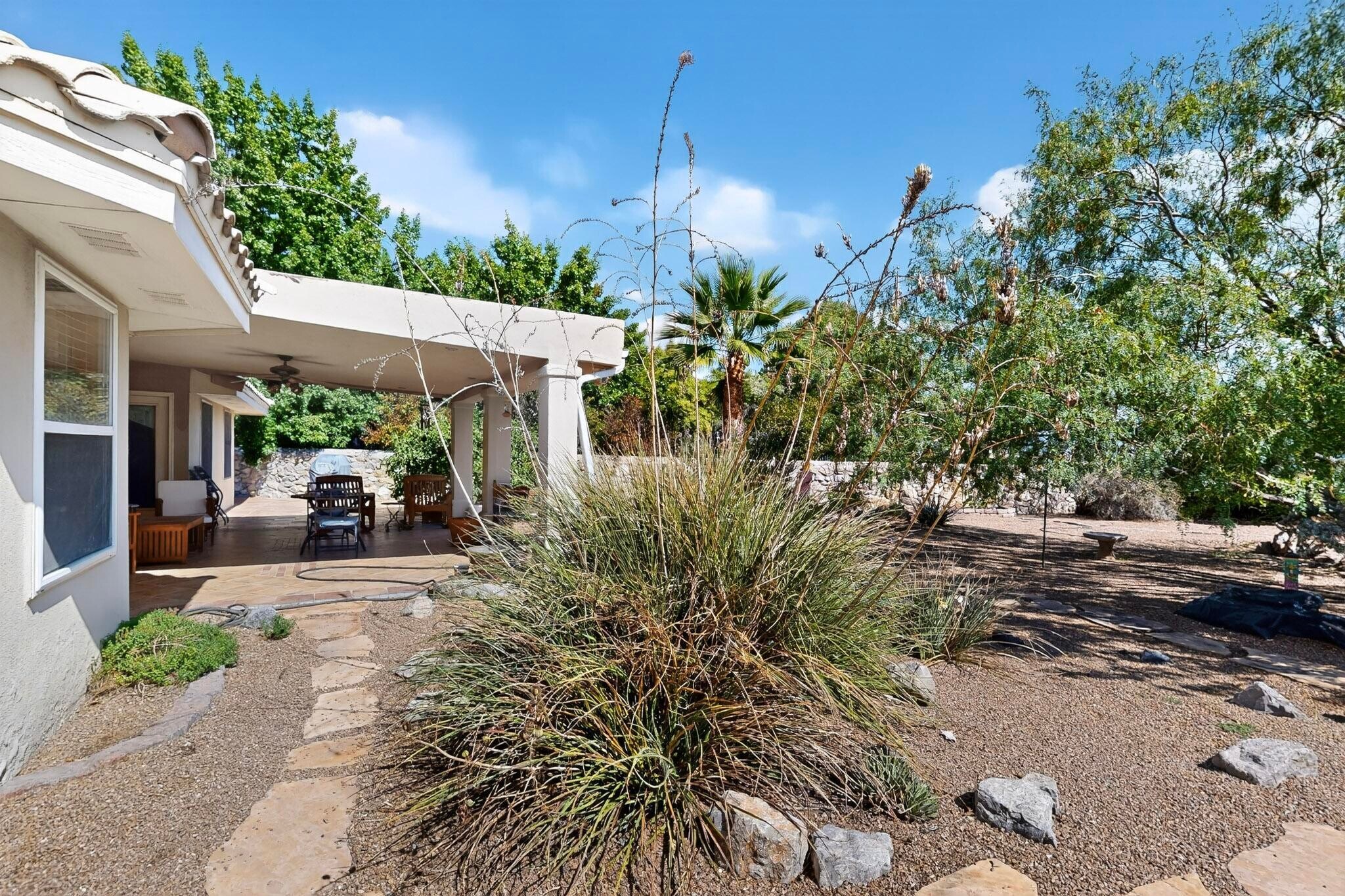 Building Photo - 2004 Vista Lejano