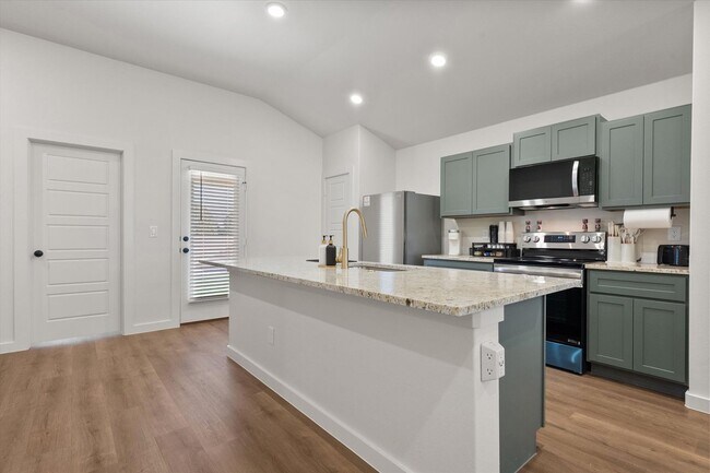 Building Photo - Now Pre-Leasing and a 55' TV -New 3/2/2 in Willowbend
