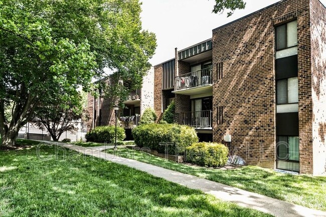 Building Photo - 7802 Dassett Ct