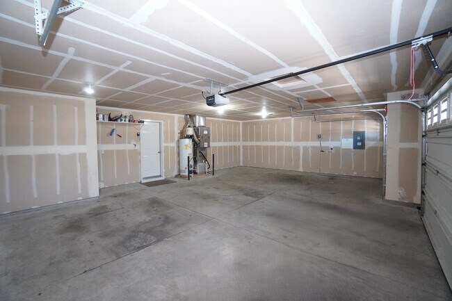 Building Photo - 2934 NW 11th Ave