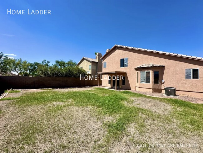 Building Photo - 599 W Country Estates Ave