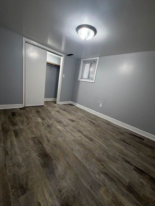 Building Photo - 4828 Melville Ave