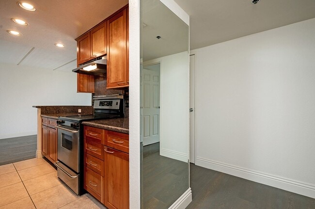 Building Photo - 50% Off First Month's Rent! Stellar Symphony Terrace Condo!